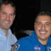 El presidente de nuestra Sociedad Astronómica (Eddie Irizarry)  junto al astronauta José M.Hernández.