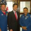 Los astronautas Mike Foreman y Jose Hernandez fueron recibidos en La Fortaleza por el gobernador Luis Fortuño.
Foto por Sociedad de Astronomia del Caribe.
